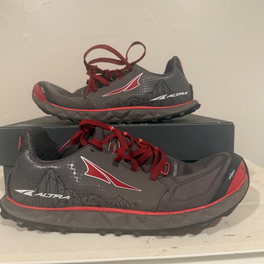 Altra Superior 4 Trail Running Shoes Mens 9.5 Gray Red Excellent Zero Drop